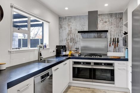 Photo of property in 4 Douglas Street, Hawera, 4610