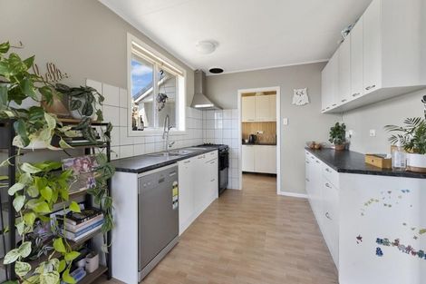 Photo of property in 30 Richmond Street, Waitara, 4320