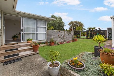 Photo of property in 45 Sutherland Crescent, Westbrook, Palmerston North, 4412