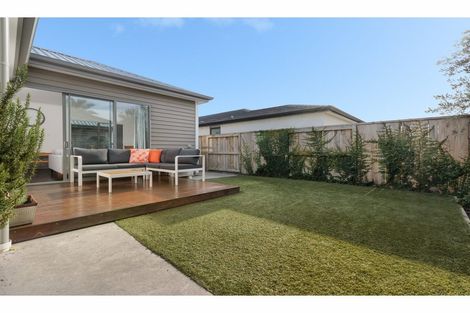 Photo of property in 35 Awatira Drive, Papamoa Beach, Papamoa, 3118