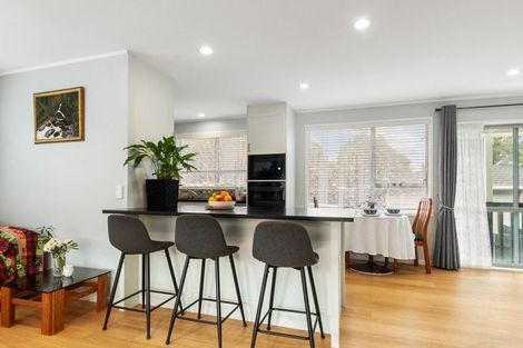 Photo of property in 6 Waari Avenue, Sunnyvale, Auckland, 0612