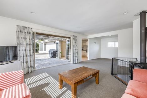 Photo of property in 93 Ladies Mile, Manly, Whangaparaoa, 0930