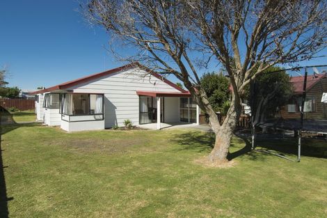 Photo of property in 7b Lyn Grove, Papamoa Beach, Papamoa, 3118