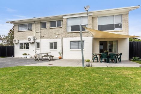 Photo of property in 20 Matuhi Rise, Henderson, Auckland, 0612