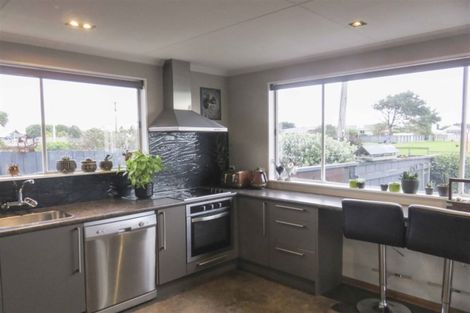 Photo of property in 79 Avon Road, Clifton, Invercargill, 9812