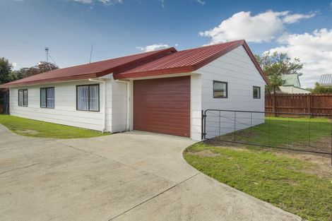 Photo of property in 7b Lyn Grove, Papamoa Beach, Papamoa, 3118