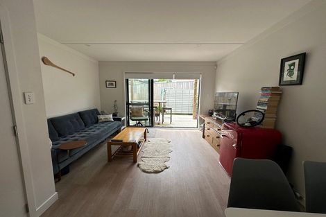 Photo of property in 9/8 James Laurie Street, Henderson, Auckland, 0612