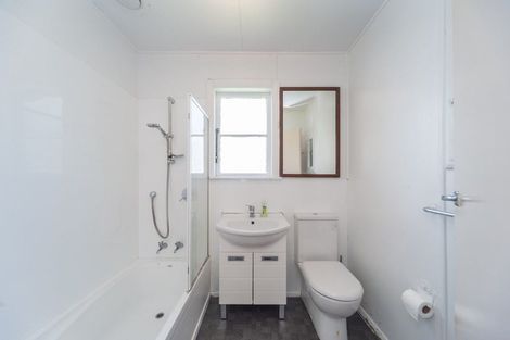 Photo of property in 34 Allington Road, Karori, Wellington, 6012