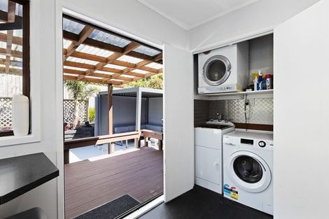 Photo of property in 20 Sandiacre Way, Browns Bay, Auckland, 0630