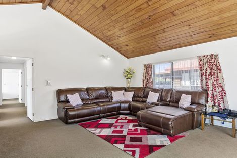 Photo of property in 7b Lyn Grove, Papamoa Beach, Papamoa, 3118