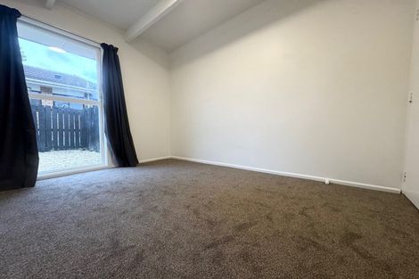 Photo of property in 2/17 Glengarry Road, Glen Eden, Auckland, 0602