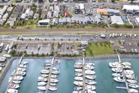 Photo of property in 8 Marina View, Paremata, Porirua, 5026