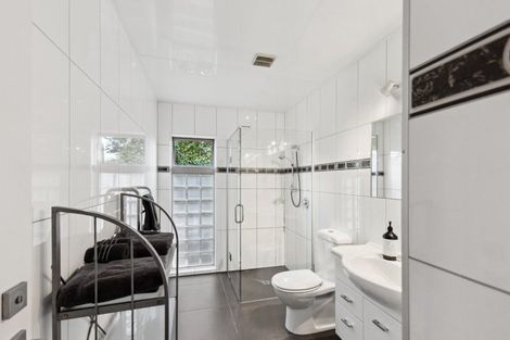 Photo of property in 30 Wiroa Road, Kerikeri, 0293