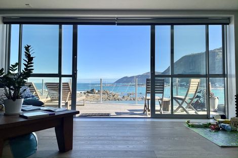 Photo of property in 6 Owhiro Bay Parade, Island Bay, Wellington, 6023