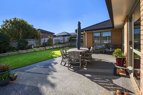 Photo of property in 10 Paparoa Crescent, Aotea, Porirua, 5024