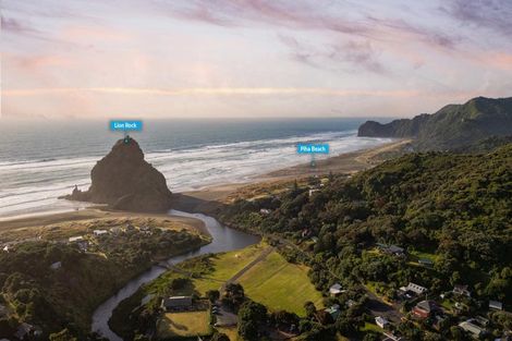 Photo of property in 132 Seaview Road, Piha, New Lynn, 0772