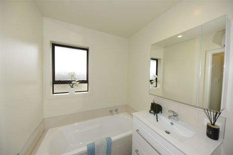 Photo of property in 156 Avonhead Road, Avonhead, Christchurch, 8042