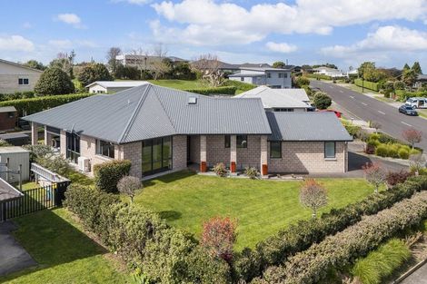 Photo of property in 70 Margaret Drive, Omokoroa, 3114