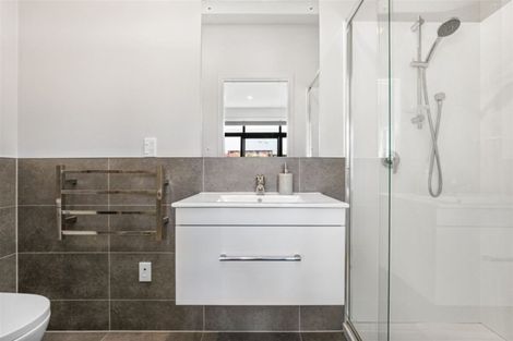 Photo of property in 6 Gallantry Crescent, Papakura, 2110