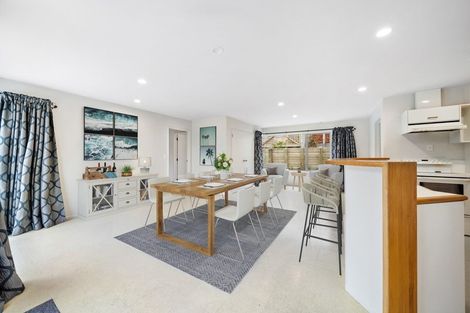 Photo of property in 83 Cedar Drive, Kelvin Heights, Queenstown, 9300