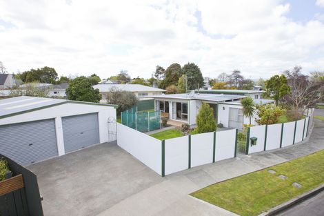 Photo of property in 6 Pukatea Place, Milson, Palmerston North, 4414