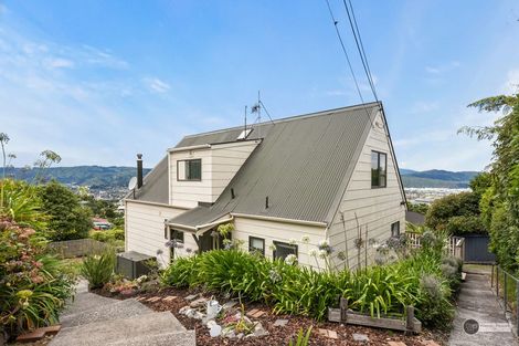 Photo of property in 47 Pokohiwi Road, Normandale, Lower Hutt, 5010