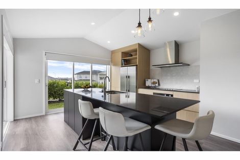 Photo of property in 5 Flavell Drive, Orewa, 0931