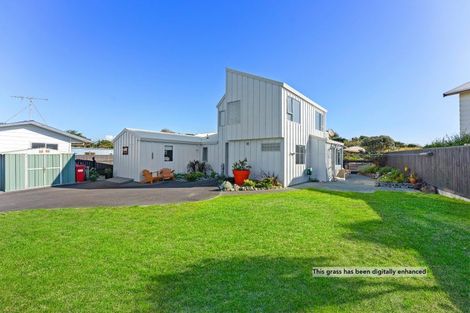 Photo of property in 12 Scott Avenue, Otaki Beach, Otaki, 5512
