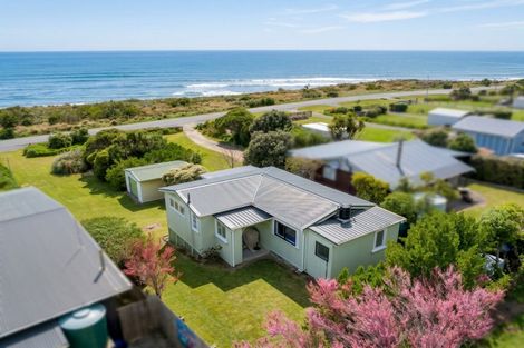 Photo of property in 275 Mataikona Road, Mataikona, Tinui, 5889
