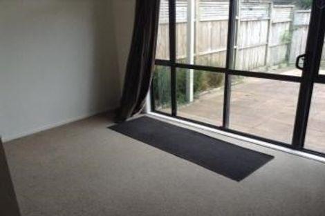 Photo of property in 16/2 Armoy Drive, East Tamaki, Auckland, 2016
