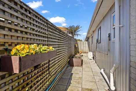 Photo of property in 2/16 Riverside Road, Orewa, 0931