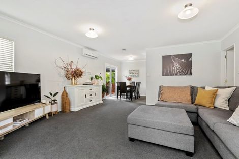 Photo of property in 8b Resolution Road, Welcome Bay, Tauranga, 3112