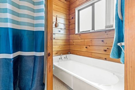 Photo of property in 12 Holiday Crescent, Mangawhai Heads, Mangawhai, 0505