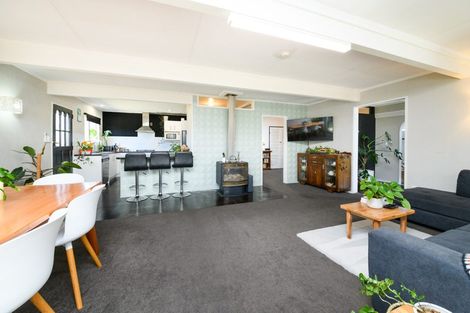 Photo of property in 6 Pukatea Place, Milson, Palmerston North, 4414