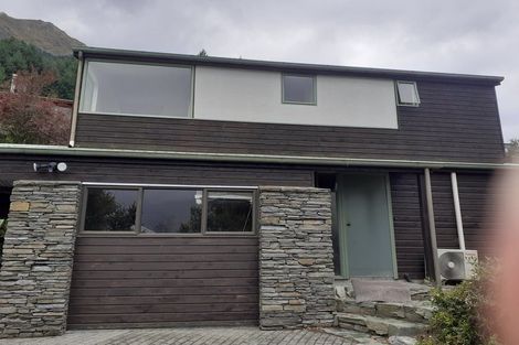 Photo of property in 19 Wye Place, Fernhill, Queenstown, 9300