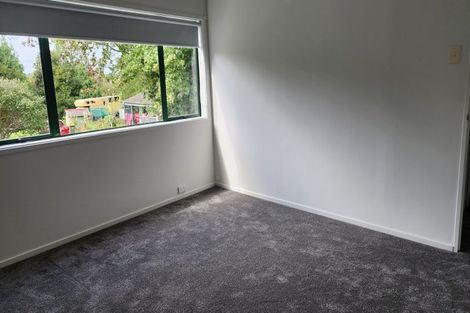 Photo of property in 68 Boord Crescent, Kumeu, 0891