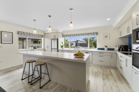 Photo of property in 16 Dal Din Drive, Otaki, 5512