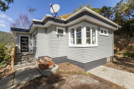 Photo of property in 33 Kopara Grove, Stokes Valley, Lower Hutt, 5019