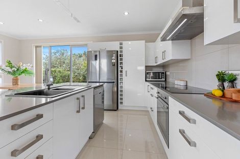 Photo of property in 59 Benmore Crescent, Pyes Pa, Tauranga, 3112