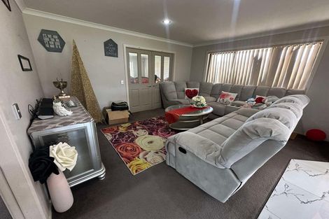 Photo of property in 89 Te Puia Drive, Aotea, Porirua, 5024