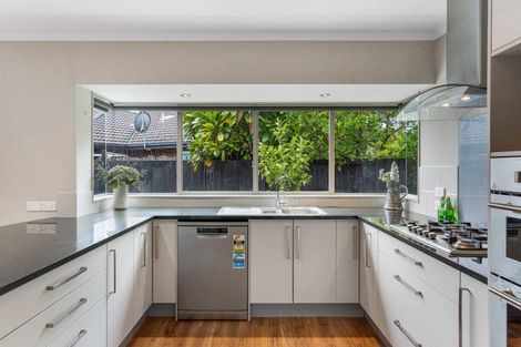 Photo of property in 32 Popata Close, Papamoa Beach, Papamoa, 3118