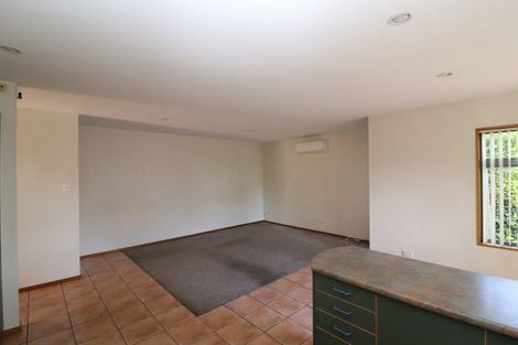 Photo of property in 15 Brockworth Place, Riccarton, Christchurch, 8011