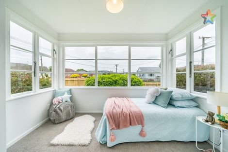 Photo of property in 43 Benge Crescent, Naenae, Lower Hutt, 5011