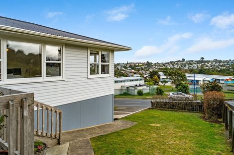 Photo of property in 24 Omapere Street, Waitangirua, Porirua, 5024