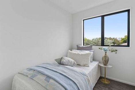Photo of property in 2/81 Vodanovich Road, Te Atatu South, Auckland, 0610