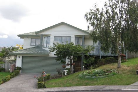 Photo of property in 12 Amery Place, West Harbour, Auckland, 0618