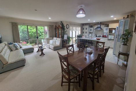 Photo of property in 4 Oswald Close, Flat Bush, Auckland, 2016