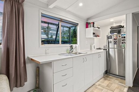 Photo of property in 6 Canal Road, Avondale, Auckland, 1026