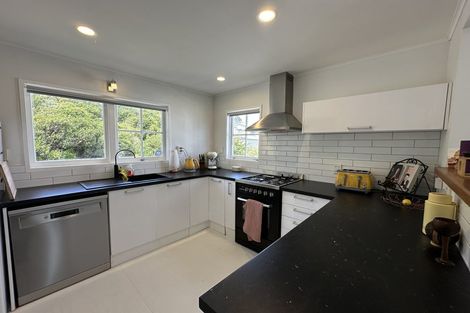 Photo of property in 24a Parklands Drive, Karori, Wellington, 6012