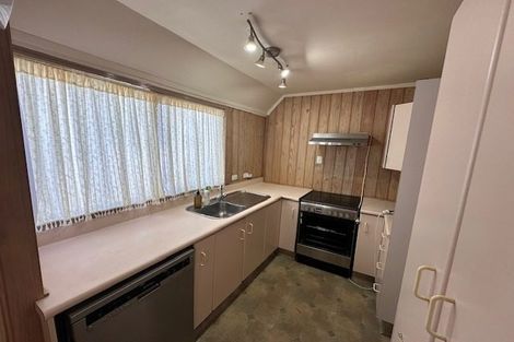 Photo of property in 1/4 Westpark Drive, West Harbour, Auckland, 0618